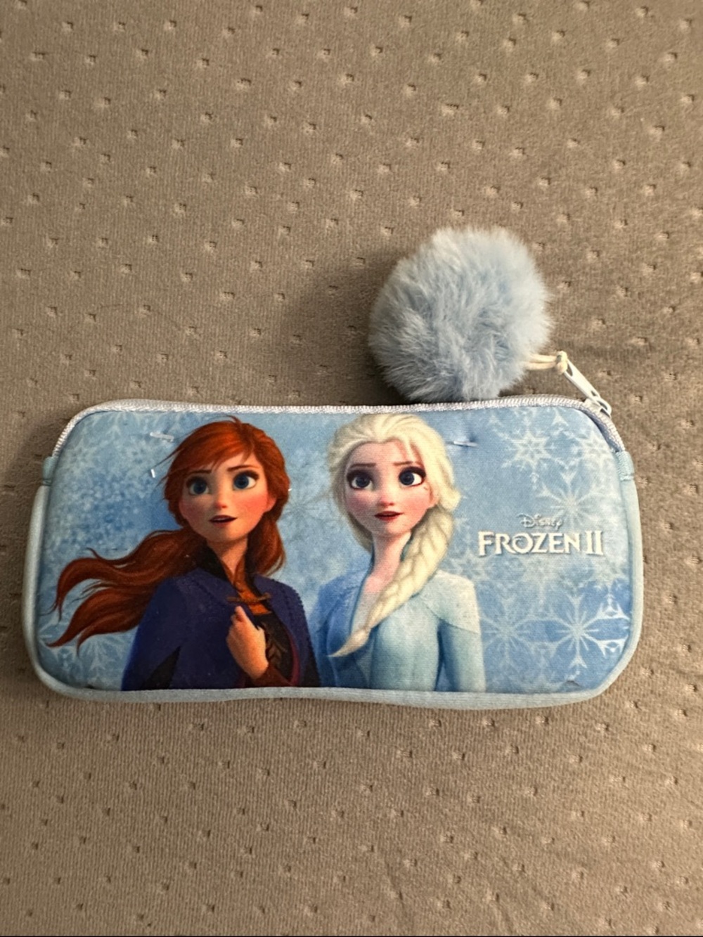 Disney Frozen II Anna & Elsa Mini Pouch w/Pom-Pom on Zipper